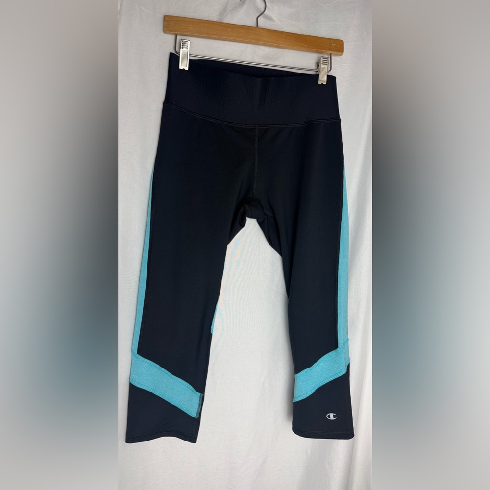 Champion Women's cropped Leggings in Black and turquoise 
Medium